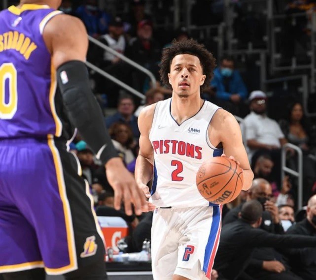 凭借他在利 凭借他在利