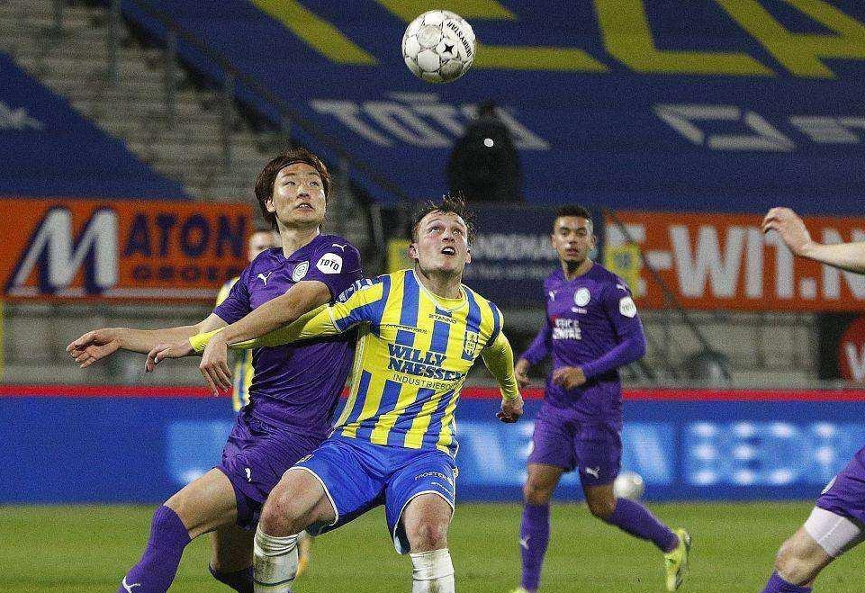 流中应持有 流中应持有