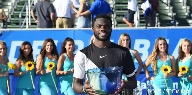 赛场的期待 赛场的期待