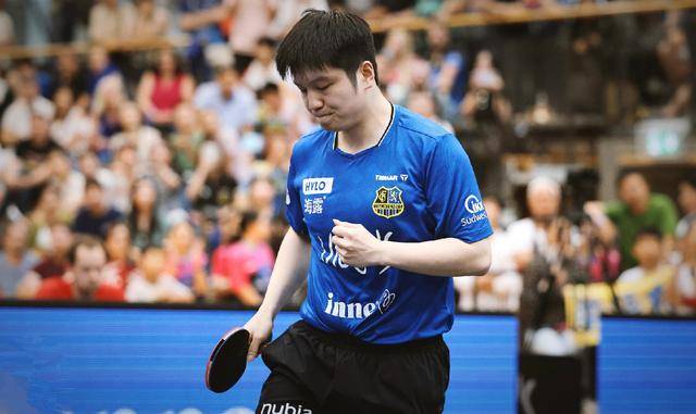 后场三人出 后场三人出