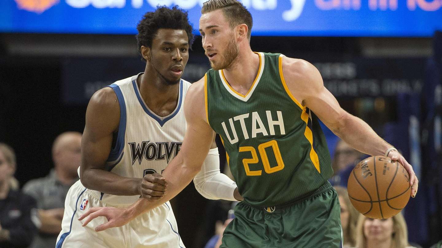 强调个人创 强调个人创